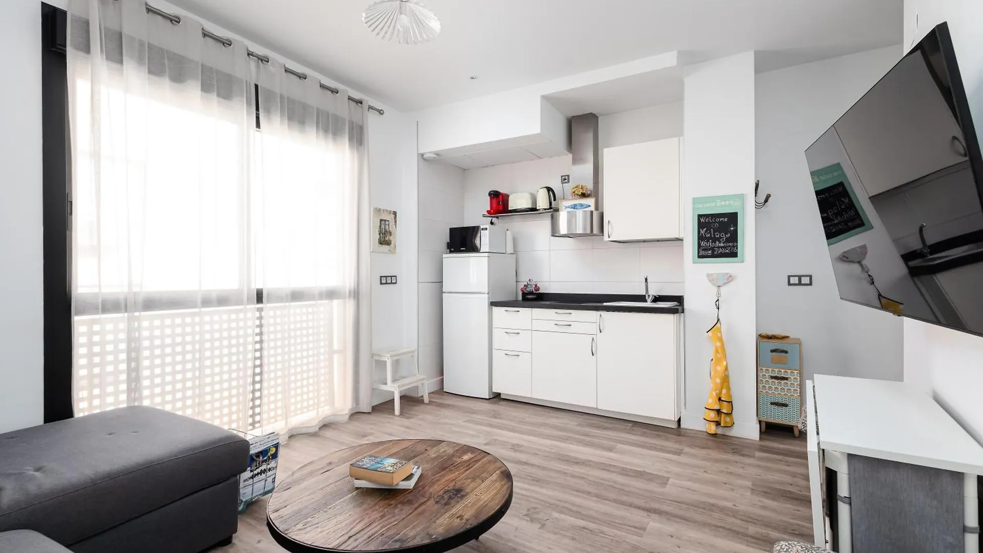 Historic Centre + Rooftop + Parking Malaga